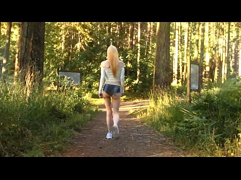 ❤️ Beautiful woman moves slowly, not nude video ️❌ Porn video at us ❤