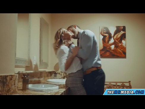 ❤️ When a busty blonde seduces you in a public restroom ️❌ Porn video at us ❤